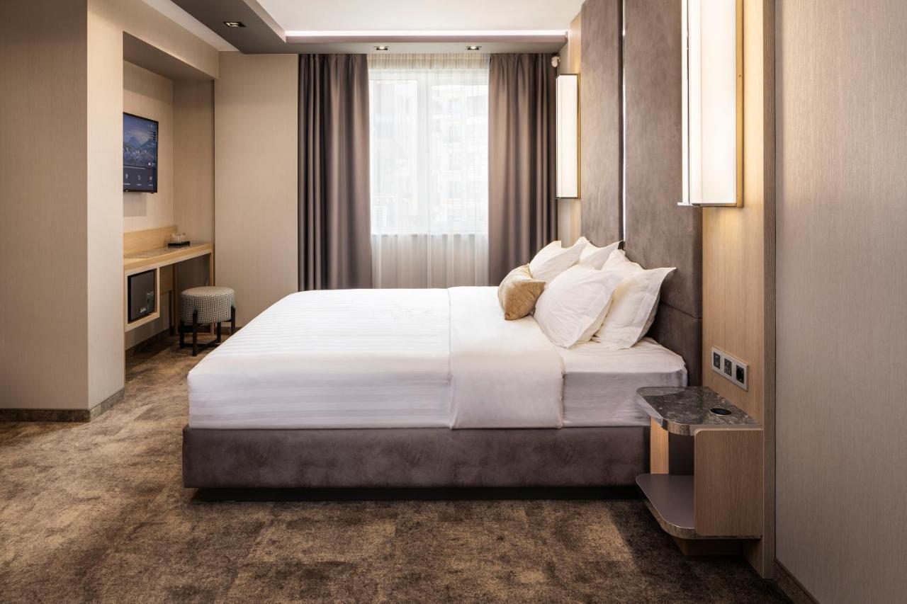 -- Este Park Hotel -- Part Of Urban Chic Luxury Design Hotels - Parking & Compliments - Next To Shopping & Dining Mall Plovdiv Exteriör bild