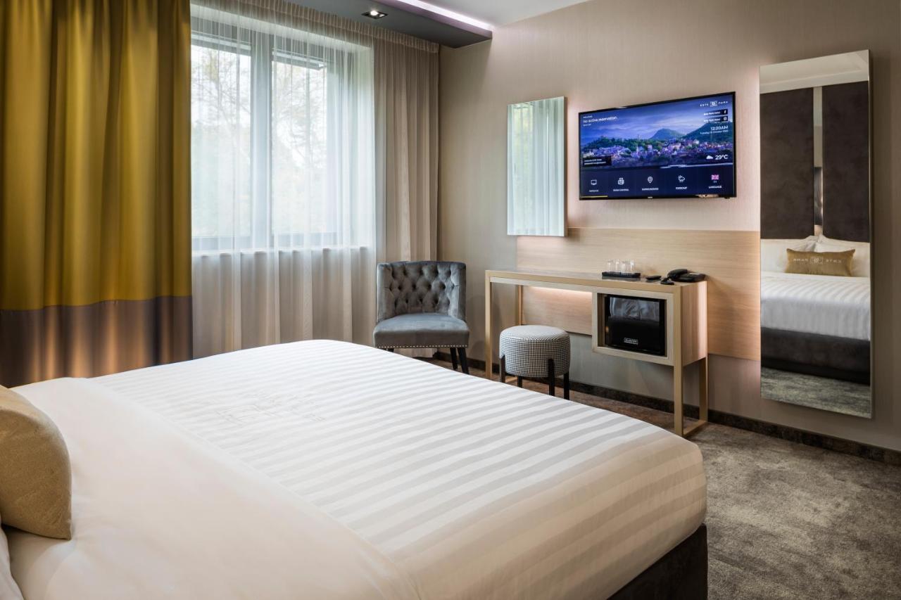 -- Este Park Hotel -- Part Of Urban Chic Luxury Design Hotels - Parking & Compliments - Next To Shopping & Dining Mall Plovdiv Exteriör bild