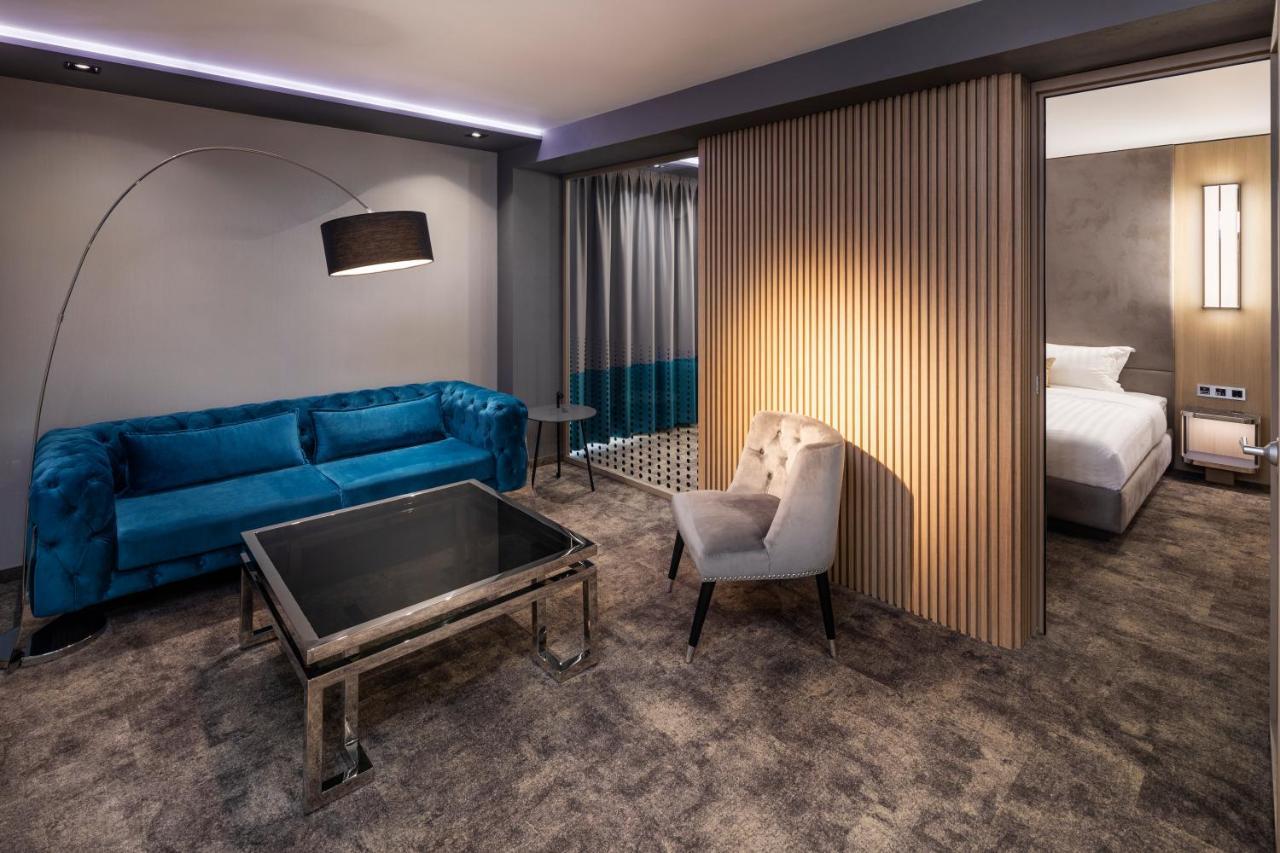 -- Este Park Hotel -- Part Of Urban Chic Luxury Design Hotels - Parking & Compliments - Next To Shopping & Dining Mall Plovdiv Exteriör bild