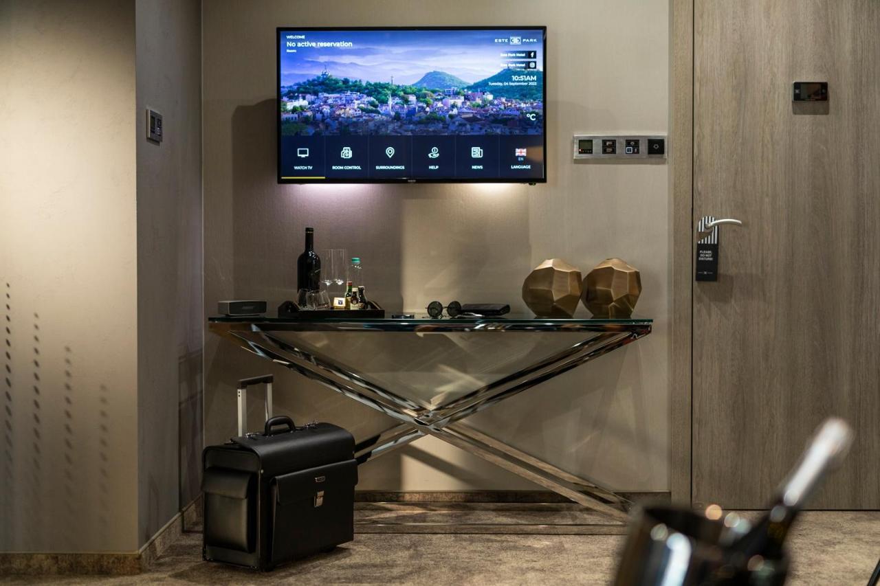 -- Este Park Hotel -- Part Of Urban Chic Luxury Design Hotels - Parking & Compliments - Next To Shopping & Dining Mall Plovdiv Exteriör bild